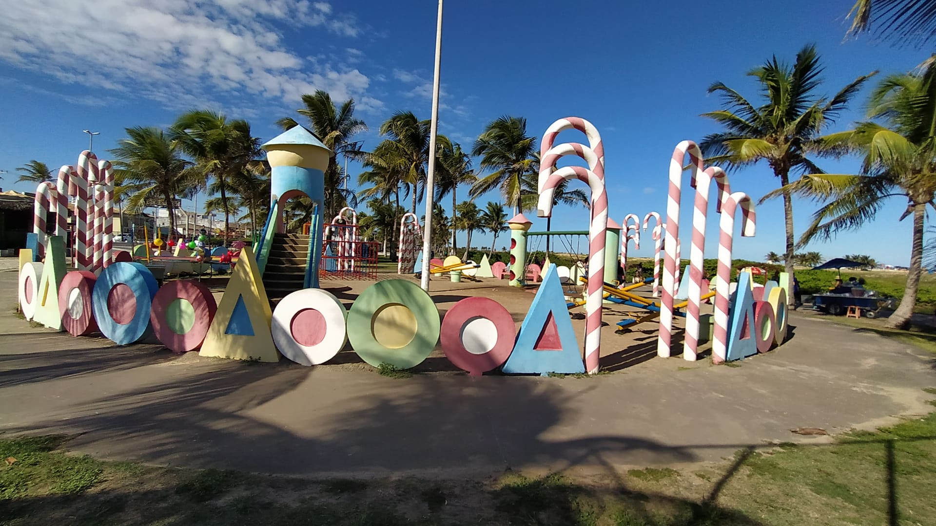 Crab Catwalk (Passarela do Caranguejo) photo 4 — Aracaju, Brazil