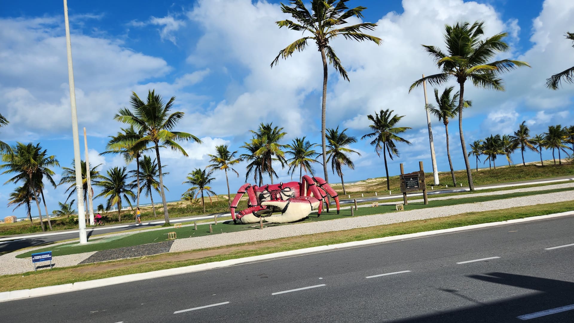 Crab Catwalk (Passarela do Caranguejo) photo 11 — Aracaju, Brazil